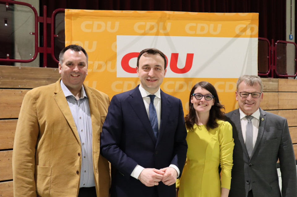 Ansgar Mayr, Generalsekretr Paul Ziemiak MdB, Christine Neumann-Martin MdL und Ulli Hockenberger MdL (v.l.) - Foto: Tobias Walter